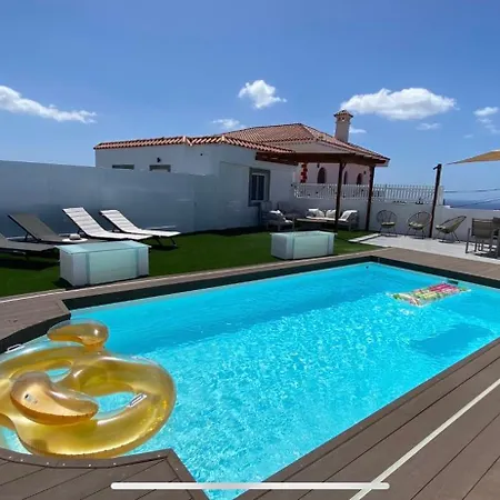 Дом отдыха Private Pool, Parking, Bbq In The South Of Gc *