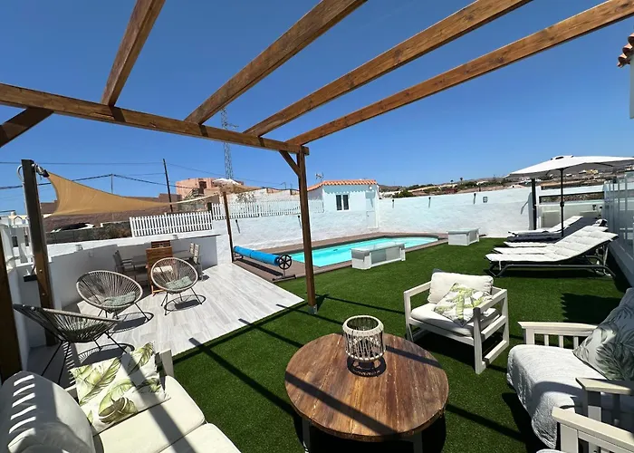 Private Pool, Parking, Bbq In The South Of Gc בית נופש