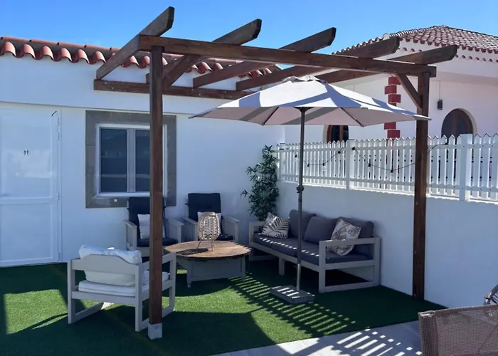 Private Pool, Parking, Bbq In The South Of Gc בית נופש